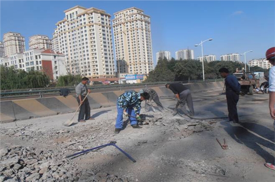 桥梁大修.jpg 桥梁大修.jpg