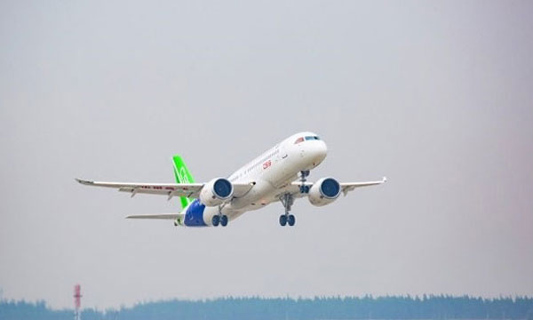 振奋人心！C919首飞成功！