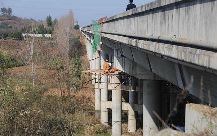 快看！高速公路桥梁维修加固方法