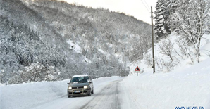 意大利<font color="red">地震</font>引雪崩 已造成至少30人死亡